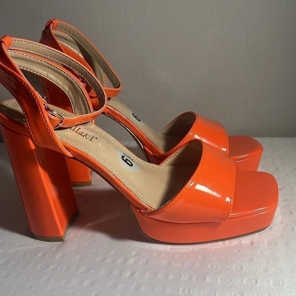 👡Olivia Miller - Orange shoes Size 6.5